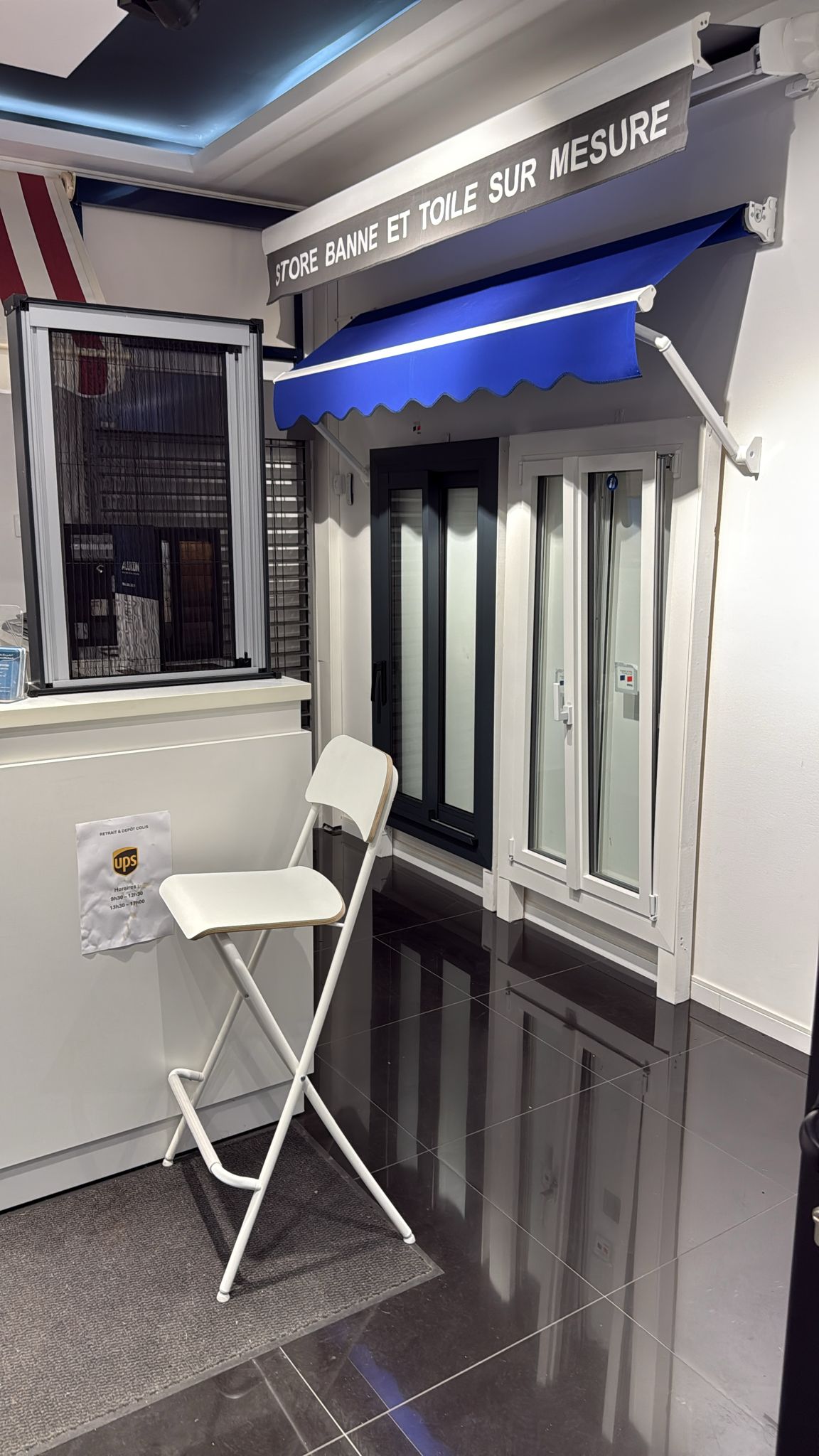Store banne et toile sur mesure exposés