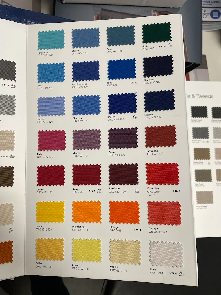 Nuancier de toiles de store banne, coloris vifs et rayures